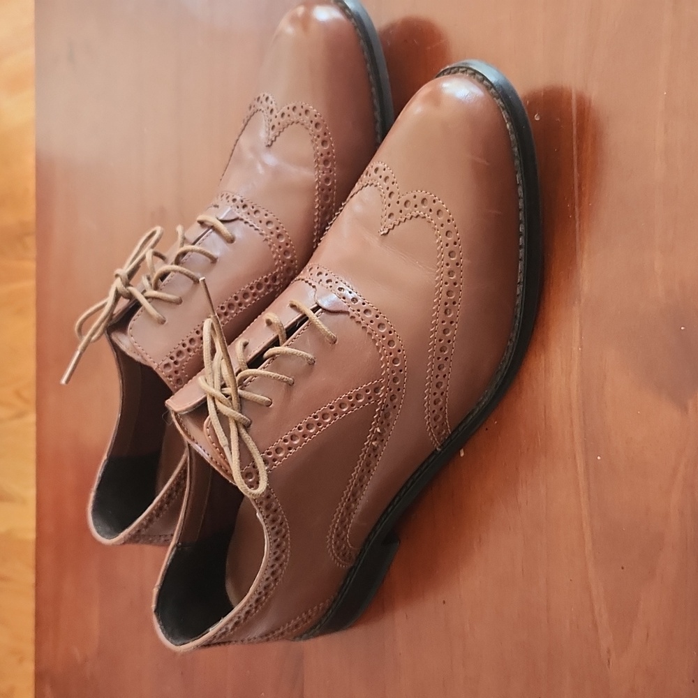 Mens Cole Haan wingtip dress shoes